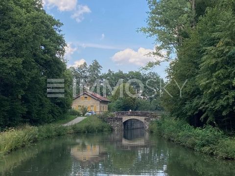 Vivre près de la nature à Schwarzenbach : c’est ici que pourrait se trouver votre nouvelle maison Un fantastique terrain à bâtir à Schwarzenbach, Burgthann, offre l’occasion unique de réaliser votre nouvelle maison. Avec le permis de construire déjà ...