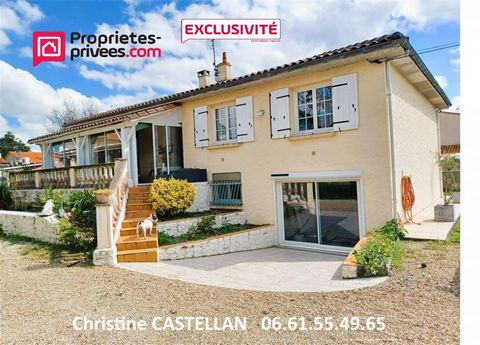 16470 - SAINT-MICHEL. Christine CASTELLAN vous propose de découvrir en Exclusivité une maison sur sous-sol semi-enterré d'environ 140 m² avec 4 chambres et un bureau sur une parcelle de 950 m² avec car-port idéal pour camping-car. Cette maison des an...