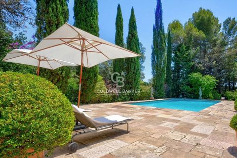 In a bucolic environment, beautiful property consisting of three buildings for a total surface of sqm 1000 set in a nice and quiet area, located 15 minutes from Mougins. The main house is about sqm 630 and consists of 4 en-suite bedrooms, large recep...