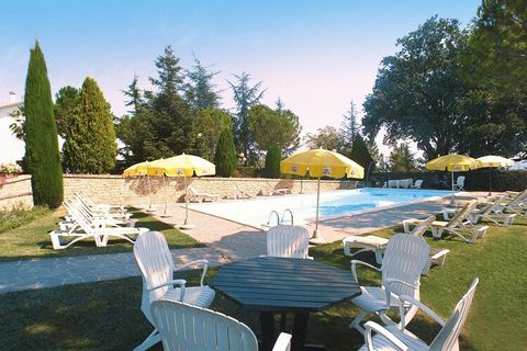 Situado en medio de las onduladas colinas de Marche, Residence Hotel La Ginestra es ideal para unas vacaciones relajantes, donde también se pueden practicar muchas actividades deportivas. Los huéspedes que quieran pasar sus vacaciones en pleno contac...