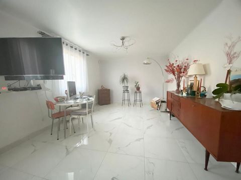 CLAMART - JARDIN PARISIEN - BEAUCOUP DE CHARME POUR CETTE MAISON de PLAIN-PIED, SUR UN TERRAIN D'ENVIRON 300M², NON MITOYENNE, ENTOUREE DE SON JARDIN, SITUEE DANS UNE RUE TRES CALME, A DEUX PAS DE LA FORET! Découvrez cette magnifique maison d'environ...