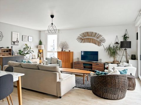 Lumière & espace en duplex avec grande terrasse
