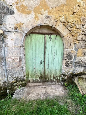 A Rénover dans le village de Saint Sauvant