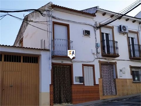 Cuevas de San Marcos is a popular town in the Malaga province of Andalucia, with all the local amenities including schools, sports grounds, municipal swimming pool and a good infrastructure of shops, bars and restaurants. This townhouse sits just a s...