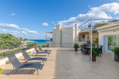 Welcome to this beautiful apartment for 6 people with impressive views and direct access to the beach in Cala Mandia. This apartment boasts a dream-like exterior area. The impressive spaciousness of the terrace will delight you as well as its wonderf...