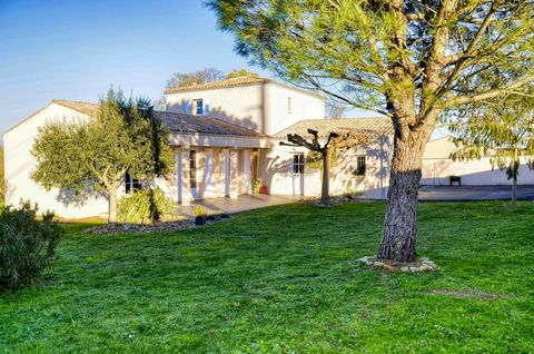 Dpt Charente Maritime (17), à vendre à 5 minutes de Saint Jean D'Angely une maison de 133,87 m² - Terrain de 1 115 m²
