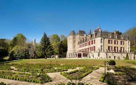 Prestigious castle whose architectural and historical character have been preserved, in the heart of the Loire Valley, in the Tourangelle countryside, available for sale. The assets of this unique property of 1,307 m², are unquestionably the location...