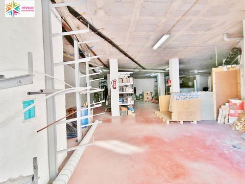 OPPORTUNITY FOR ENTREPRENEURS!!! MAKE US YOUR OFFER!!! Vívelo Con Nosotros presents you exclusively, close to all services, in one of the busiest areas of El Vendrell this spacious premises of 191 meters, diaphanous, with a wide entrance on the corne...
