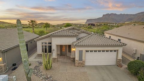 WOW - Looking For A View You Found It! Panoramic Rear Golf Course & Superstition Mountain Views - STUNNING! Immaculate 1695 SF Home Offered Fully Furnished and Features Travertine Floors, Granite Slab Counters, Maple Cabinets, Kitchen Island, Crown M...