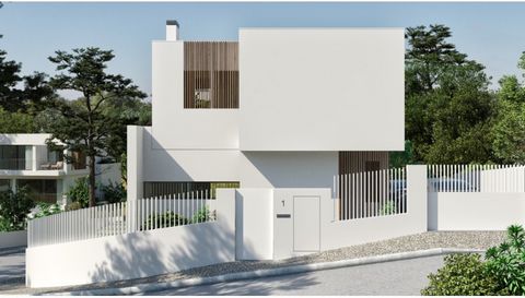 Detached villa with 2 floors of contemporary style, with garden and heated pool. With the following composition: Floor 0: Entrance hall, living room with access to the garden and pool, kitchen, guest toilet Floor 1: 3 suites and balconies Basement: S...