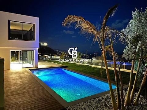 Welcome to absolute luxury in Beausoleil! This contemporary, brand-new dream villa, nestled on the hills, offers breathtaking panoramic views of the Mediterranean Sea and Monaco. With 4 sumptuous bedrooms and 4 elegant bathrooms, every corner of this...