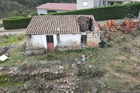Property ID: ZMPT561882 Ruin + land with 2,860m2 in Vale Touriz, São Marcos da Serra. Fantastic business opportunity for those looking for a small plot of land for agriculture and a house to live in the countryside. The land has a well next to the ro...