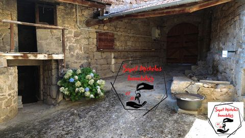 Exclusively at Sapet Michelas Immobilier, agency in Northern Ardèche Drôme! Just 25 minutes from Tournon-sur-Rhône, come and discover the unobstructed view and the charm of this old farmhouse with a total convertible area of over 216 m², along with i...