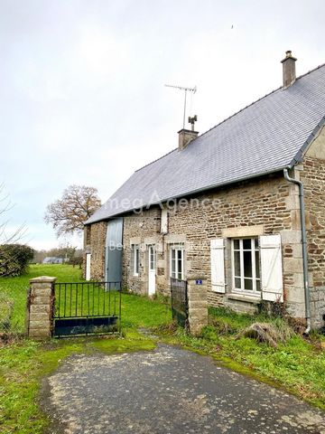 Come and discover this house in the countryside located five minutes from exit 32 of the A84. Single storey house to renovate with convertible attic with a slope of 1.40 meters. On the ground floor: an entrance, a living room with kitchen with firepl...