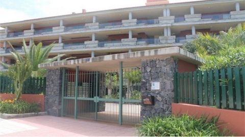 Garages located in Puerto de la Cruz. They have surfaces from 15 m². It has easy access from the outside and enough room for maneuver inside. It is located in a tourist area of urbanizations. The indicated price does not include taxes or registry exp...