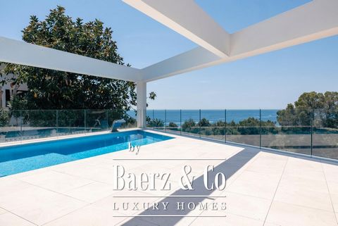 On a plot area of about 1,170 m², this modern new construction villa offers plenty of space for indoor as well as outdoor activities. The constructed area is about 470 m² and is distributed on two levels as follows: on the entrance level there is a m...