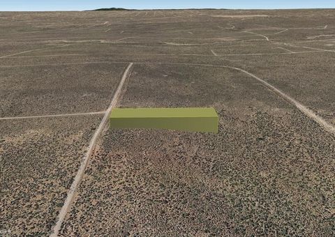 This half acre has full potential! You are looking for peace and quiet, privacy and a place to plan your dream home - here it is! Graced with legendary Southwestern blue skies overhead, from this lot you can look to the east to see the Sandia mountai...