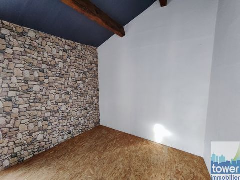 In pretty village 5 minutes from Lagrasse. House under renovation of about 40m2, consisting of 2 levels of 20m2. Vincent from the TOWER IMMOBILIER agency is available at ... / RSAC 877 794 826 Narbonne Real estate advertisement written under the edit...