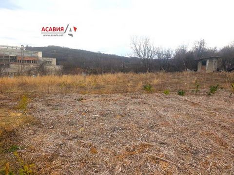 OFFER 18655 - AGENCY 'ASAVIA - LOVECH PROPERTIES' Offers zoned property with an area of 840 sq.m. It is located in the area 'Mogilata', suitable for a house or villa. The property is bordered by a street, electricity and water on the border of the pr...