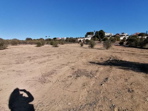 Large plot with permission to build up to 3,736m2. The land can be used to build a hotel/commercial centre or such like. Only 8 minutes drive/5km from Malaga airport, this is a good commercial opportunity.