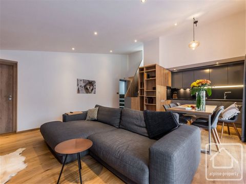 A must-see spacious 94m² apartment in a modern residence built in 2017 in the village of Montriond. Ideally located just a 10-minute walk from the lively centre of Morzine, you'll have easy access to the ski slopes of Morzine and Avoriaz thanks to th...
