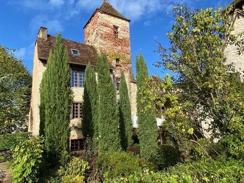 EXCLUSIVE TO BEAUX VILLAGES! Welcome to La Tour de Templiers - a watchtower with origins in the Middle Ages and reputedly with Templar history attached. In more recent times it has been sympathetically adapted and extended to provide family accommoda...