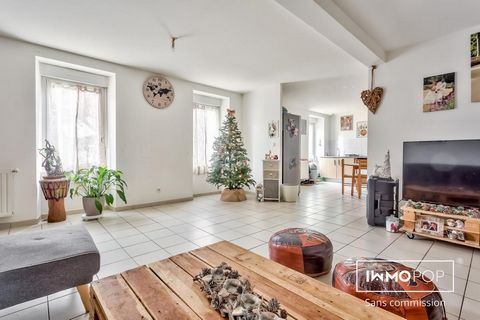 Immo-pop, the fixed price real estate agency offers this duplex apartment Type 4 of 106 m² (impasse Lamarque - Ambarès-Lagrave), facing South close to shops, schools and transport (bus lines 49 and 50). Ideal investors! Apartment currently rented and...