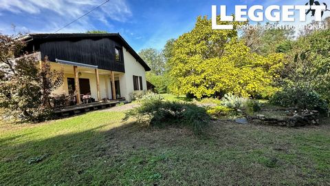 A25193ARM33 - Large property in the countryside of South Gironde (14 km from Bazas) with +7000m² of land Situated a stone's throw from the pretty village of Villandraut, this beautiful Landes-style property comprises - 130m² main house with terrace, ...