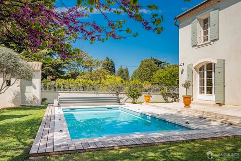 This is a rare opportunity! Charming Provencal-style house with swimming pool in the centre of Saint Remy de Provence and close to all amenities. Located in a peaceful and private road, this recently built house offers a total living area of about 16...