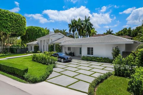 Casa Garten! Willkommen im Haus der nächsten Ebene in der privaten und geschlossenen Wohnanlage von Bay Point. Dieses einstöckige, komplett renovierte Haus befindet sich auf einem übergroßen Eckgrundstück und verfügt über einen perfekten geteilten Gr...