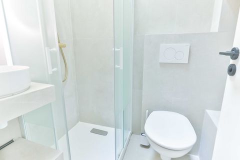 Checkmyguest oferuje Ci ten uroczy apartament o powierzchni 33 m² położony w dzielnicy Grenelle, niedaleko Wieży Eiffla. Ta jednopokojowa przestrzeń jest idealna na przyjemny pobyt w Paryżu. Ciesz się spokojem tej dzielnicy, będąc zaledwie kilka krok...