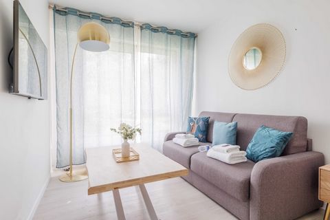 Checkmyguest biedt u deze prachtige studio van 17m² in Neuilly-sur-Seine, gezellig en licht, ideaal gelegen nabij het Bois de Boulogne en de Seine. Dit kleine juweeltje in de regio Parijs biedt een warme, comfortabele sfeer, perfect voor een aangenaa...