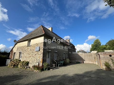 Je vous propose cette charmante maison mitoyenne située à 20 km de St Lô et 25 km des côtes normandes. Ce bien dispose d'une vie de plain-pied et offre la possibilité d'une quatrième chambre. Il est composé comme suit : Rez-de-chaussée : Entrée donna...