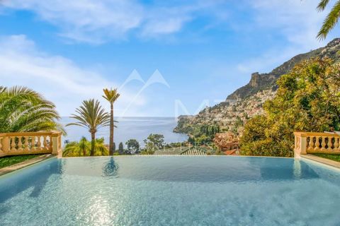 Idéalement situé à Roquebrune-Cap-Martin à proximité immédiate de Monaco au calme, dans une petite résidence fermé avec jolie piscine et jardin, appartement d'environ 100 m2, comprenant un séjour avec cuisine ouvrant sur une large terrasse de plus de...