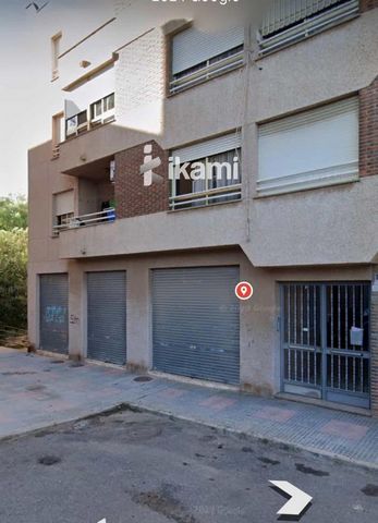 Local comercial de 100 m² en Nueva Cartagena, Murcia, con opción de cambio a vivienda.Te presentamos una excelente oportunidad en Nueva Cartagena, Murcia. Se vende un amplio local comercial de 100 m² con la posibilidad de cambiar su uso a vivienda, l...