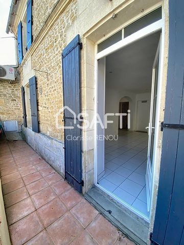 Située dans la charmante commune d'Archingeay (17380), cette maison bénéficie d'un environnement paisible en pleine campagne. Les habitants pourront profiter de la proximité des transports en commun tels que les bus, des écoles et d'un collège, offra...