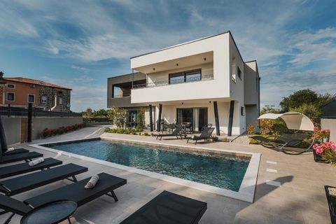 Modern Villa with Three Apartments and Swimming Pool in Umag Area! Umag, Croatia’s westernmost town, lies next to Savudrija and only 10 km from the Slovenian border. Known for its unspoiled nature and some of the clearest swimming waters in Istria, U...