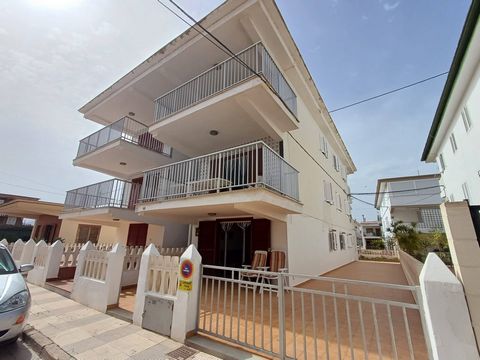 1º y 2º piso disponibles Apartamento de 3 dormitorios disponible para alquiler todo el año con los gastos de luz y agua incluidos en el precio A menos de 2 minutos a pie de la playa de arena 130m Con dos balcones uno al frente y otro atrás para que p...