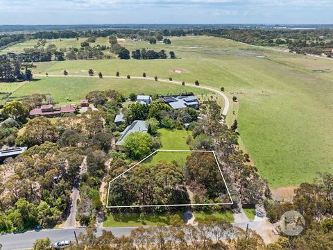 Embrassez la beauté tranquille de Somers avec ce bloc de terrain exceptionnel de 1481 m² (environ), offrant la toile parfaite pour votre retraite côtière. Située à côté du paisible Koala Park et entourée de terres agricoles pittoresques, la propriété...