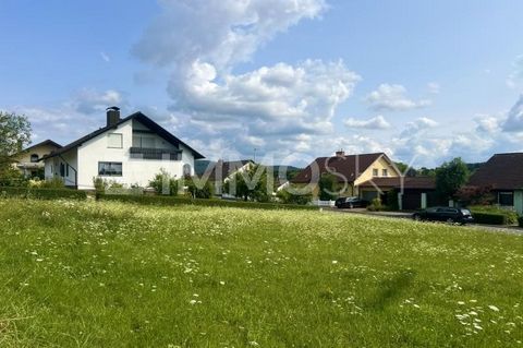 Bereit für Ihr Traumhaus? - Pödeldorf bei Bamberg Willkommen auf Ihrem Traumgrundstück in Litzendorf am Rothfeld 9 eine exklusive Gelegenheit, Ihren Wohntraum zu realisieren! Dieses attraktive Grundstück, mit einer großzügigen Fläche von circa 780 m²...