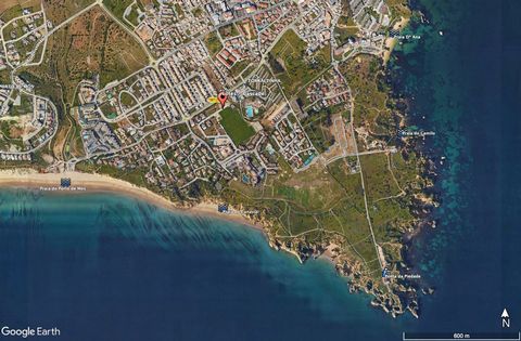 Discover a rare opportunity to own a stunning piece of land in the desirable area of Lagos, Porto de Mós. This impressive plot of land, measuring 1,193 m², offers the perfect canvas for your dream home, complete with breathtaking views and proximity ...