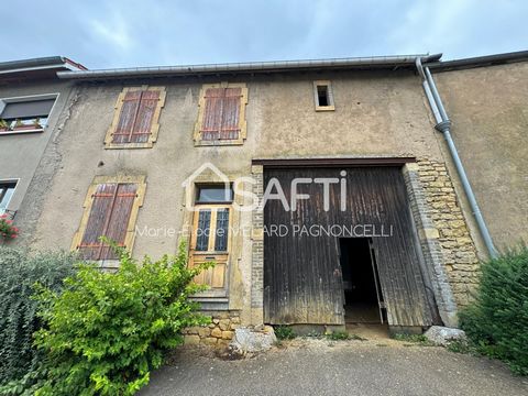 Nichée dans la charmante commune de Montigny-sur-Chiers (54870), cette propriété bénéficie d’un environnement paisible et verdoyant. Située dans un quartier calme, elle offre à ses résidents un cadre de vie authentique, parfait pour la détente et la ...