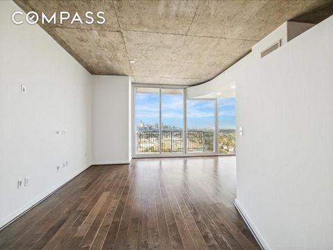 Discover upscale urban living in this stunning 1/1 condo at The Mosaic on Hermann Park. Spanning 748 sq ft, it features lofty ceilings & floor-to-ceiling windows showcasing breathtaking views of the downtown Houston skyline. The sunlit interior compl...