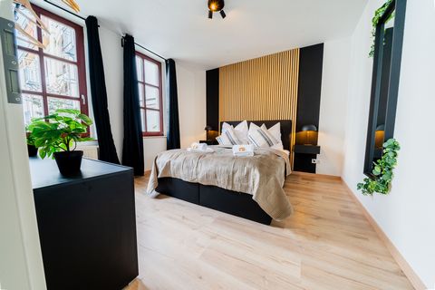 Willkommen in unserem frisch renovierten und neu eingerichteten 55 m² großen Apartment. Das Apartment liegt sehr zentral und ist durch den Innenhof dennoch sehr ruhig. Ideal für Geschäftsreisende, Familien oder Gruppen von bis zu 4 Personen (erweiter...