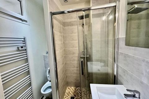 Notre appartement est idéalement situé pour explorer les attractions phares de Nice, telles que le Port de Nice, la Place du Pin et les plages ensoleillées. Que vous soyez en voyage d'affaires ou en escapade romantique, notre appartement d'une surfac...