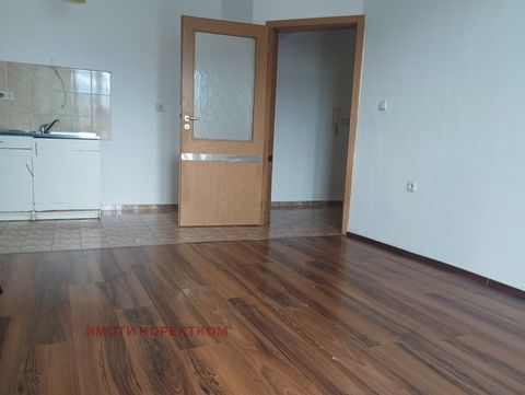 Lovely apartment in a quiet place in Banishora near Opalchenska in the area behind SRHI. The apartment is in a building with Act 16, the area of the rooms is almost real, with very few common areas. It consists of a wide entrance hall, a separate lar...
