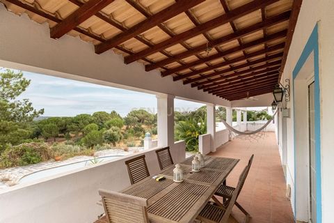 6-Bedroom House Montargil / Ponte de Sor Prime Location Just 1 km from the Montargil Dam, with easy access and only 1h30 from Lisbon. Quiet region, perfect for relaxation or family gatherings, surrounded by nature. Space and Functionality 457 m² of l...