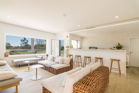 Imaginez un endroit où le temps ralentit, où la nature embrasse chaque détail et où le luxe se transforme en une expérience profondément humaine. Situé dans l’une des zones les plus belles et les plus exclusives de la Ria de Aveiro, Eco-House Camp es...