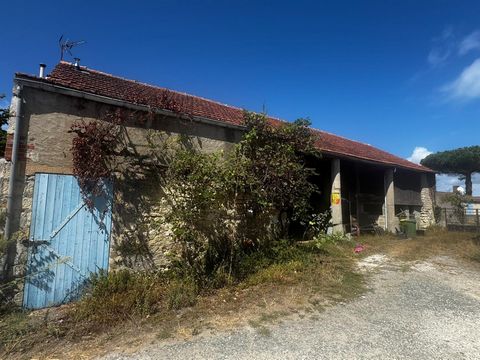 DOLUS D'OLERON (17550), TERRAIN de 560M² avec GRANGE 150m²