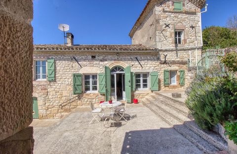Maison en pierres 150m2 avec piscine et gîte 90m2 sur 2,8 Ha